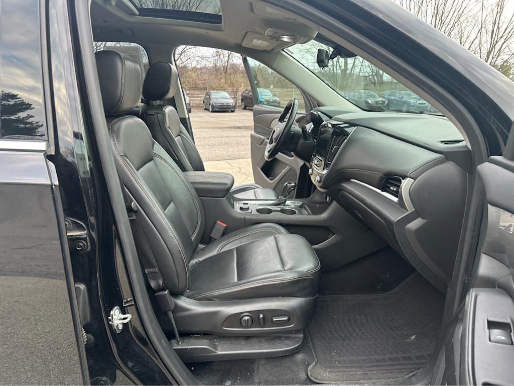 Thumbnail: 2018 Chevrolet Traverse - 23