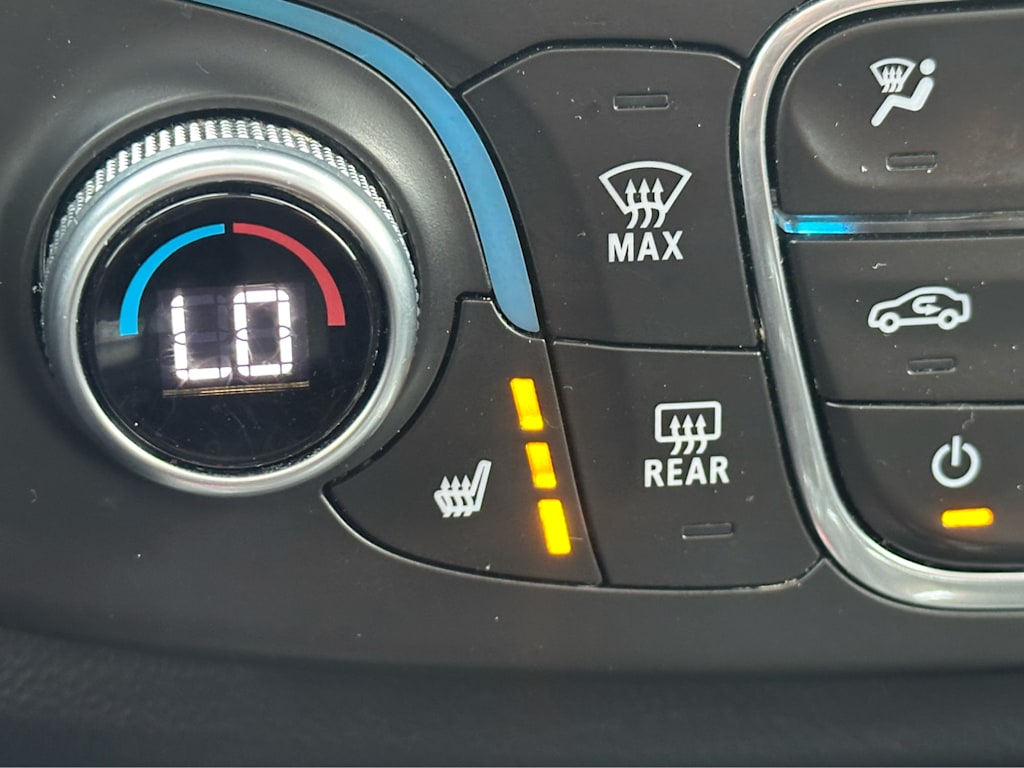 Thumbnail: 2018 Chevrolet Traverse - 20