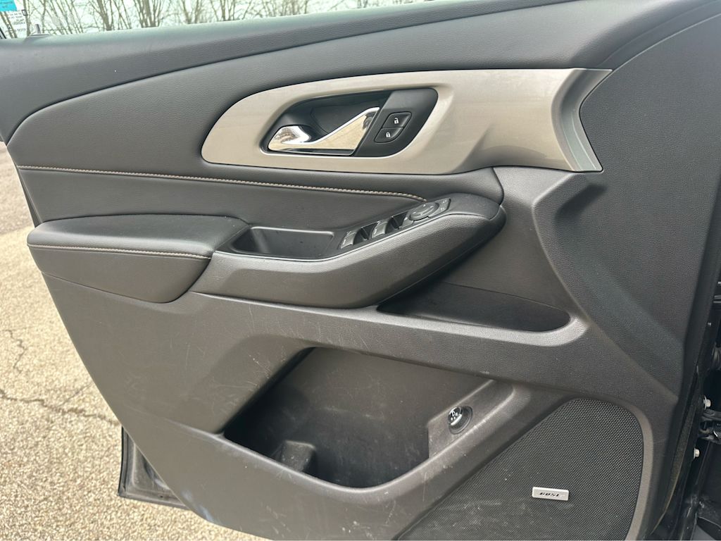 Thumbnail: 2018 Chevrolet Traverse - 22