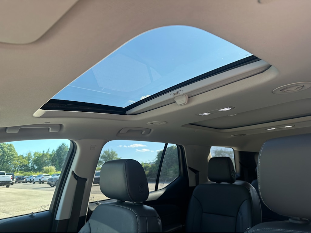 Thumbnail: 2018 Chevrolet Traverse - 18