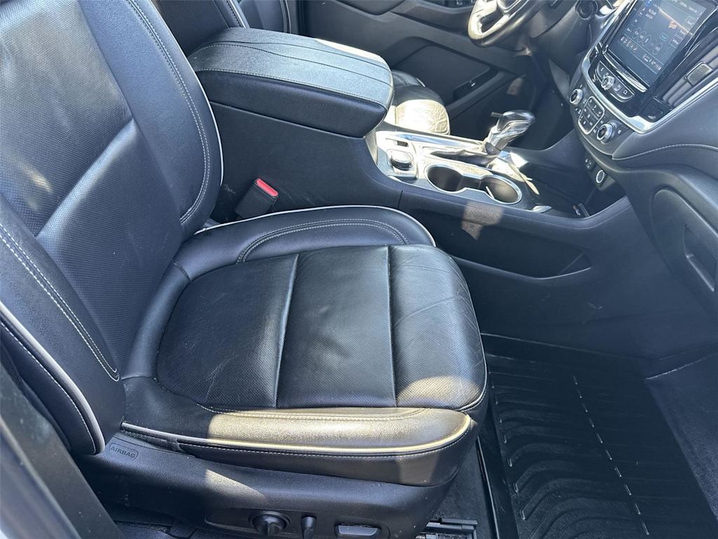 Thumbnail: 2022 Chevrolet Traverse - 19