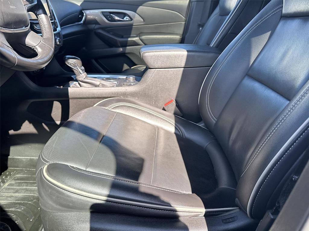 Thumbnail: 2022 Chevrolet Traverse - 7