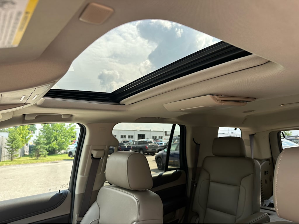 Thumbnail: 2019 Chevrolet Tahoe - 17