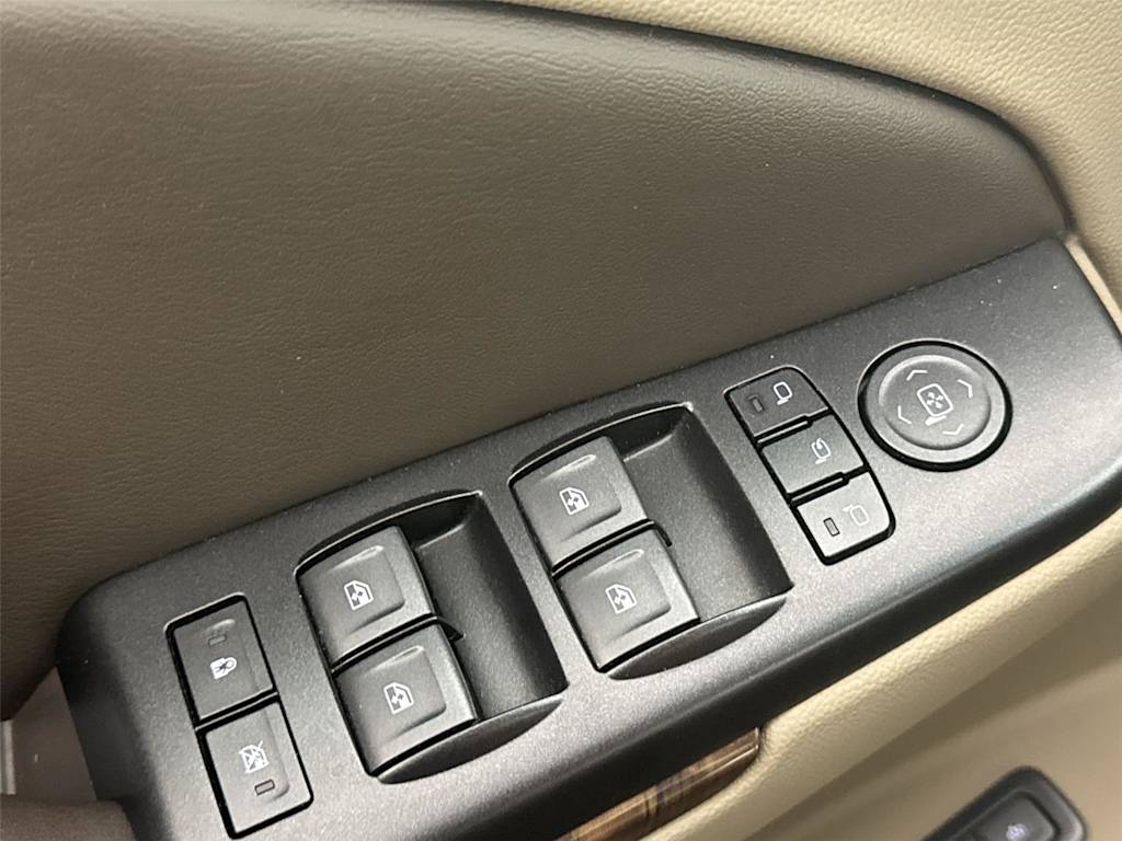 Thumbnail: 2019 Chevrolet Tahoe - 26