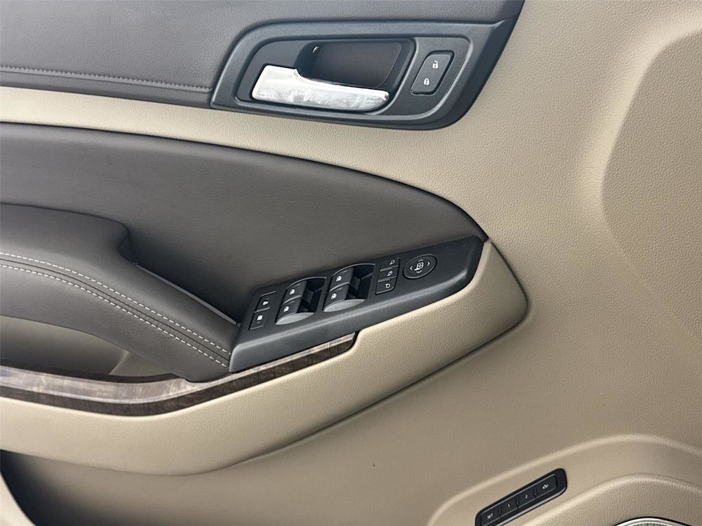 Thumbnail: 2019 Chevrolet Tahoe - 25