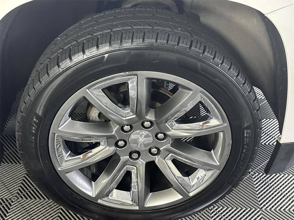 Thumbnail: 2019 Chevrolet Tahoe - 8