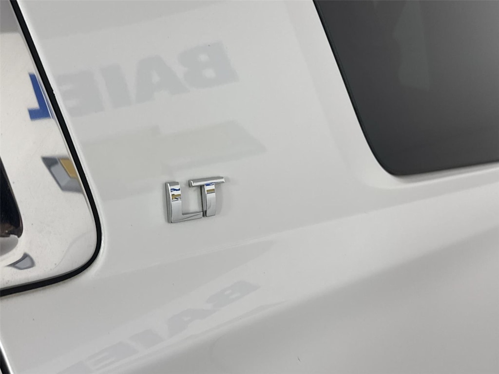 Thumbnail: 2019 Chevrolet Tahoe - 17