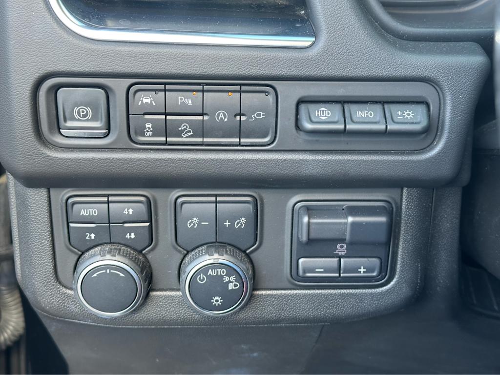 Thumbnail: 2021 Chevrolet Suburban - 23