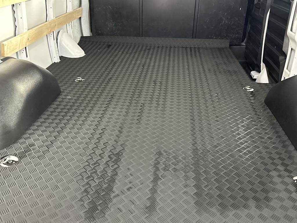 Thumbnail: 2024 GMC Savana - 13