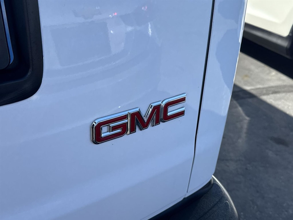 Thumbnail: 2024 GMC Savana - 28
