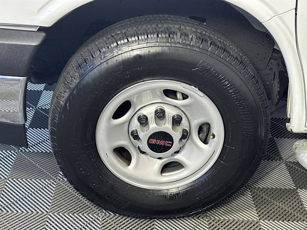 Thumbnail: 2024 GMC Savana - 7