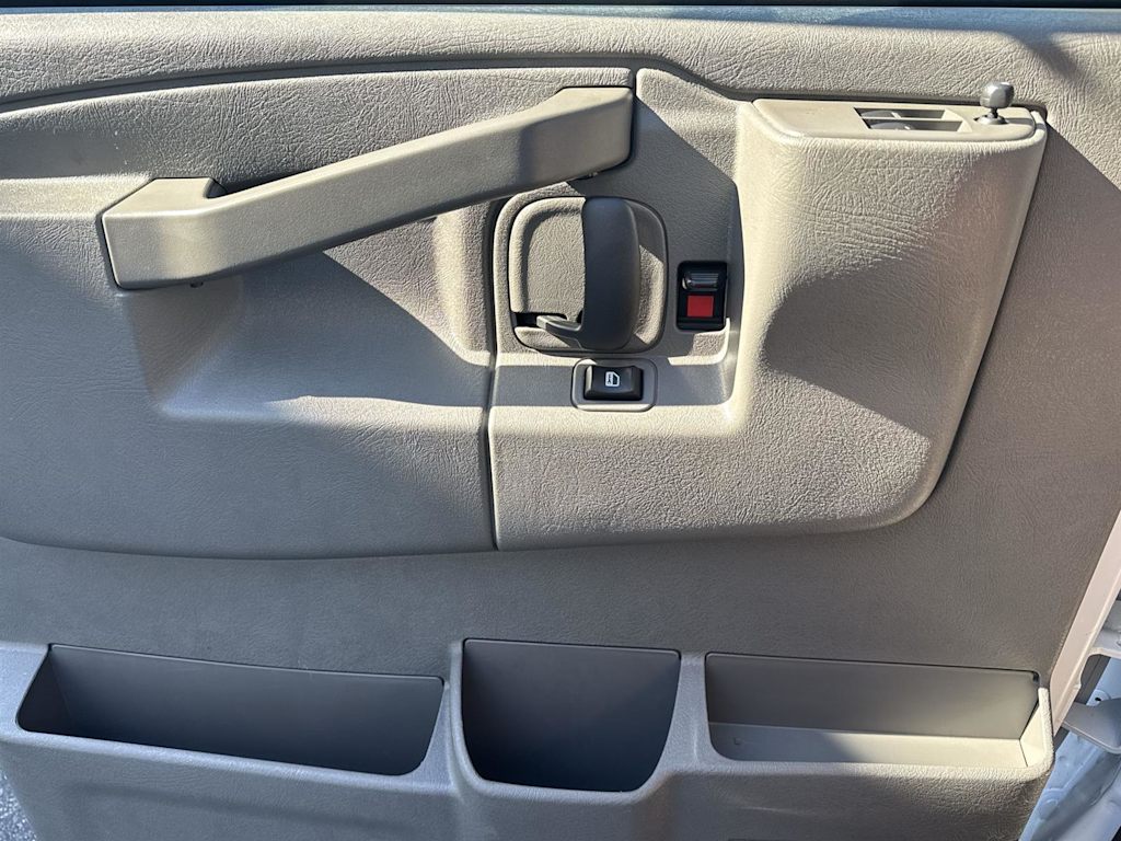 Thumbnail: 2024 GMC Savana - 20