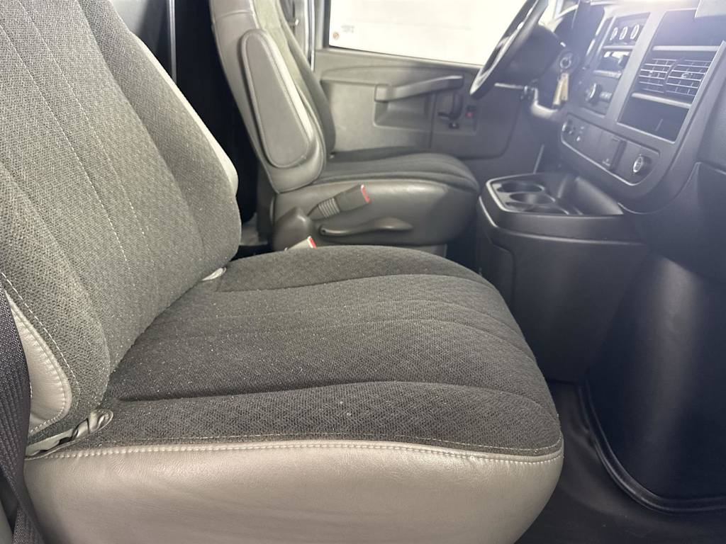 Thumbnail: 2024 GMC Savana - 9