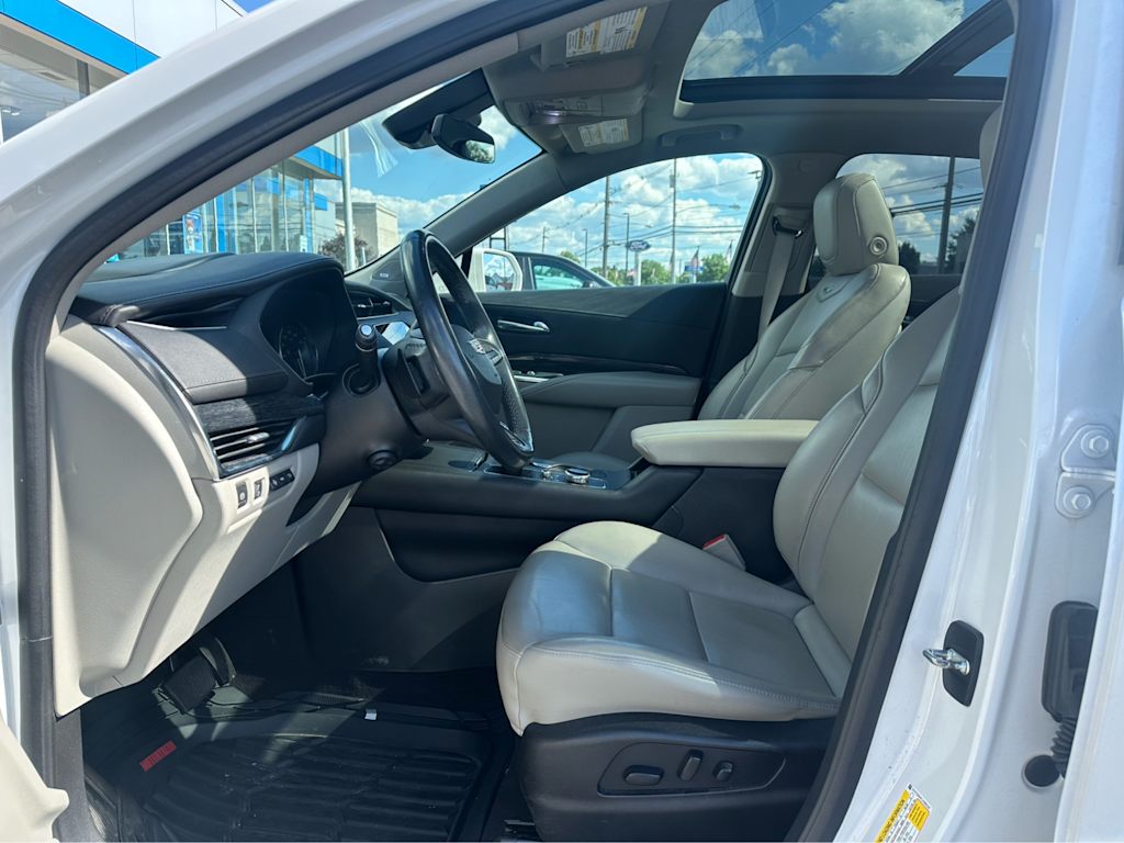 Thumbnail: 2020 Cadillac XT4 - 8