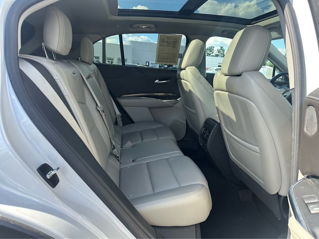 Thumbnail: 2020 Cadillac XT4 - 10