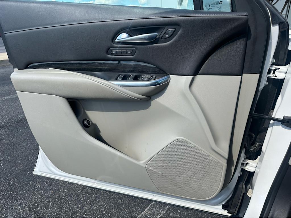 Thumbnail: 2020 Cadillac XT4 - 21