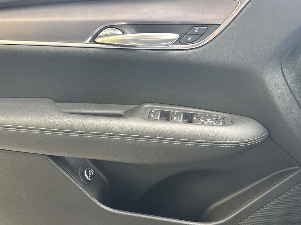 Thumbnail: 2022 Cadillac XT5 - 26