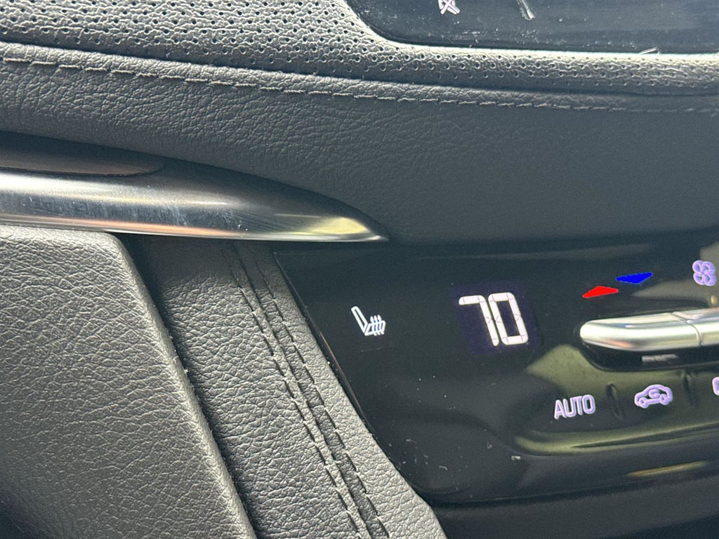 Thumbnail: 2022 Cadillac XT5 - 25