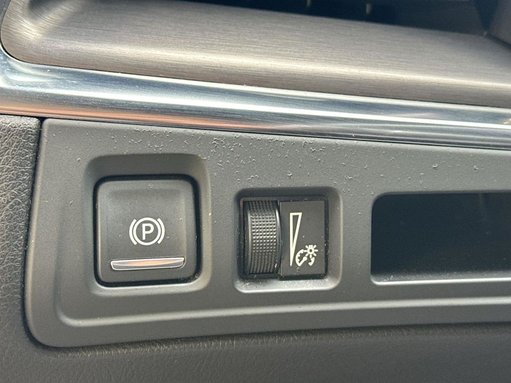 Thumbnail: 2022 Cadillac XT5 - 28