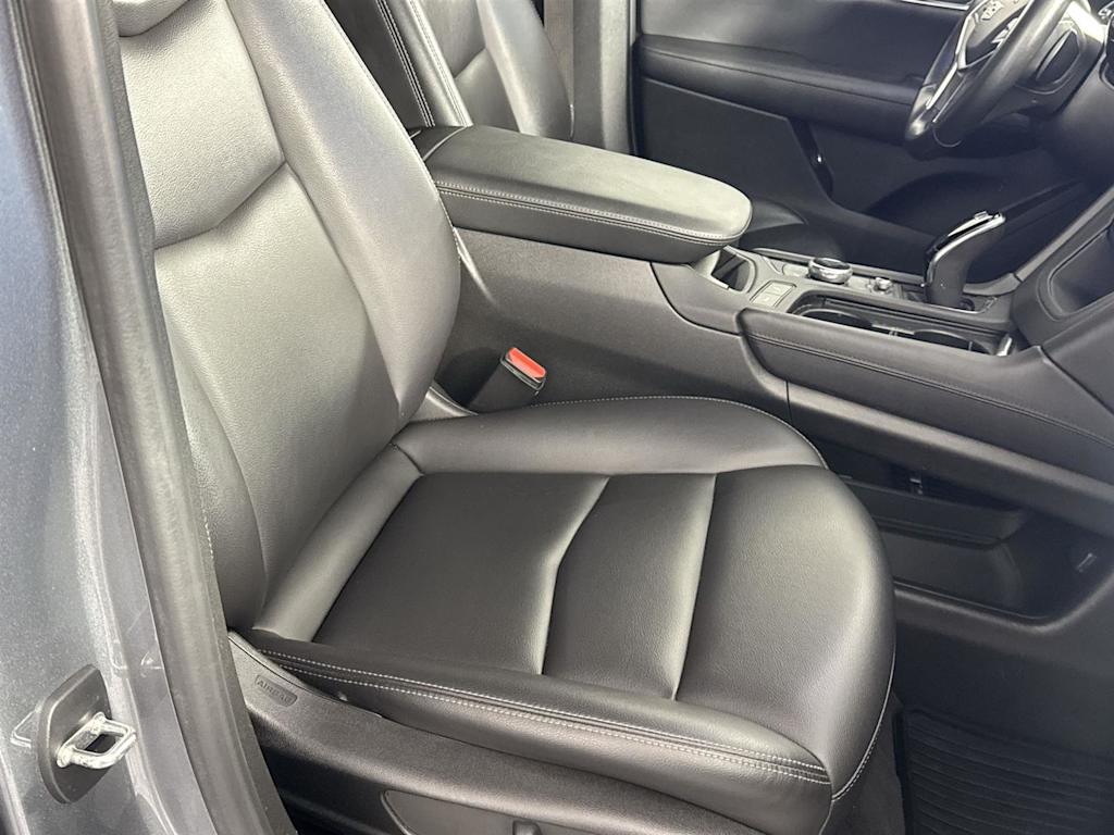 Thumbnail: 2022 Cadillac XT5 - 8