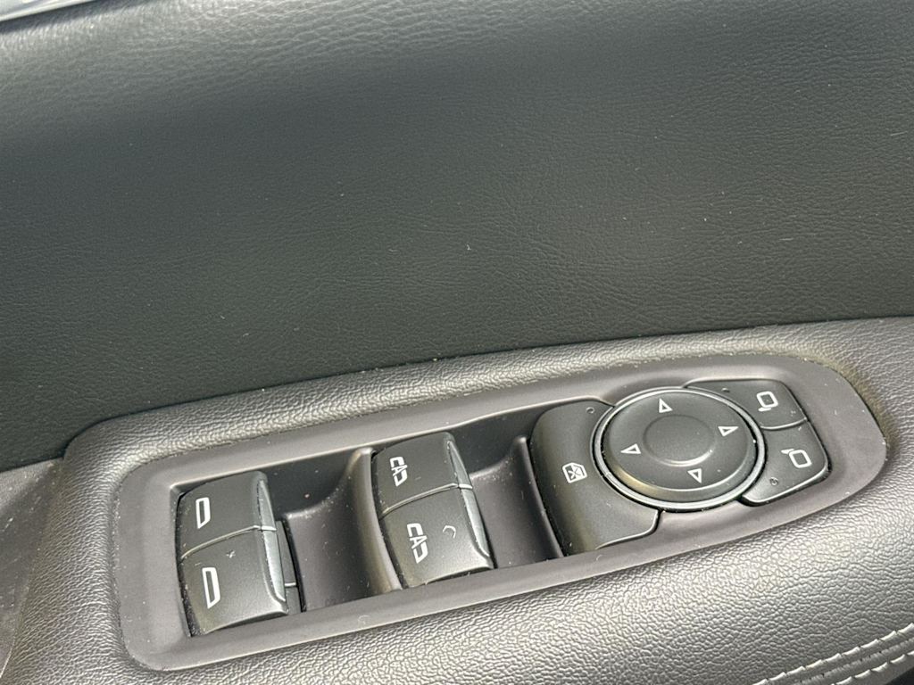 Thumbnail: 2022 Cadillac XT5 - 27