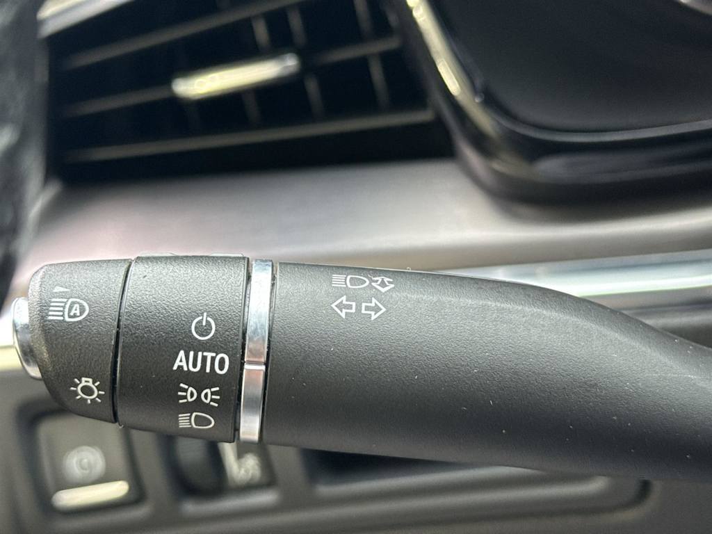 Thumbnail: 2022 Cadillac XT5 - 31