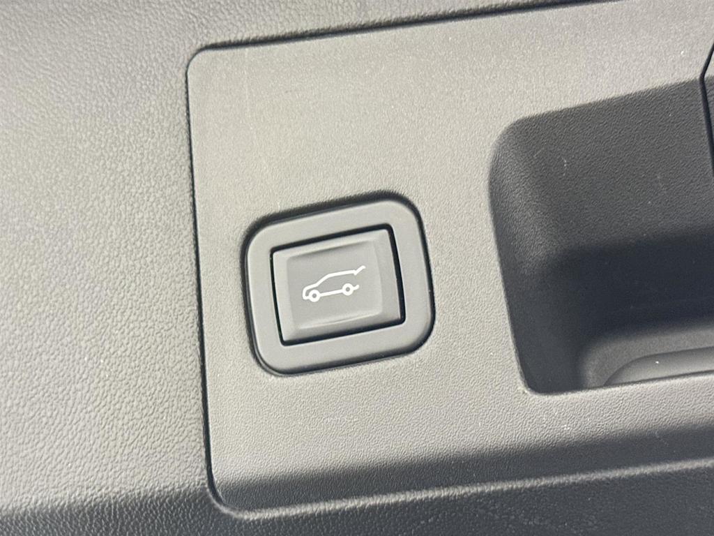 Thumbnail: 2022 Cadillac XT5 - 20