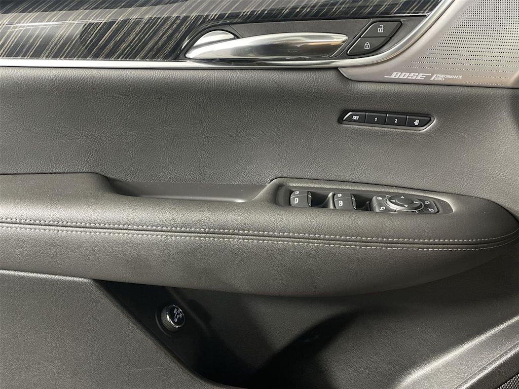 Thumbnail: 2024 Cadillac XT6 - 35