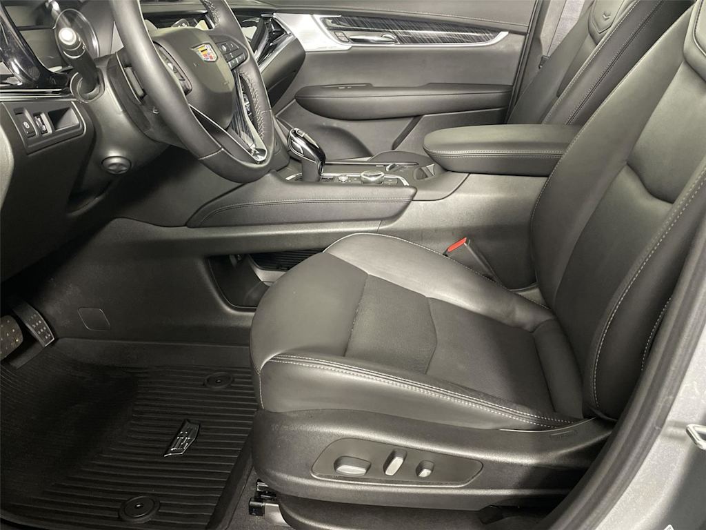 Thumbnail: 2024 Cadillac XT6 - 10