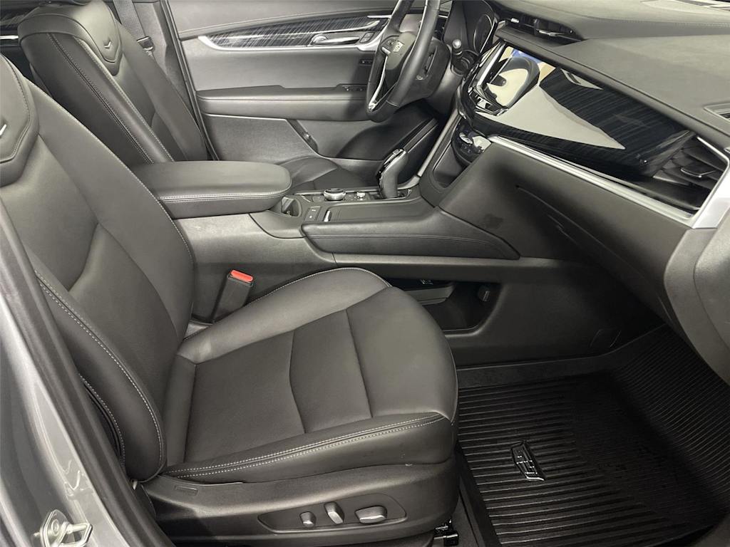 Thumbnail: 2024 Cadillac XT6 - 11