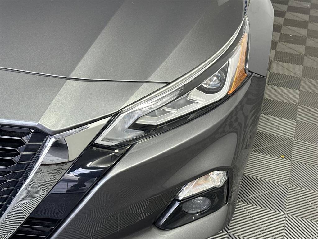 Thumbnail: 2019 Nissan Altima - 16