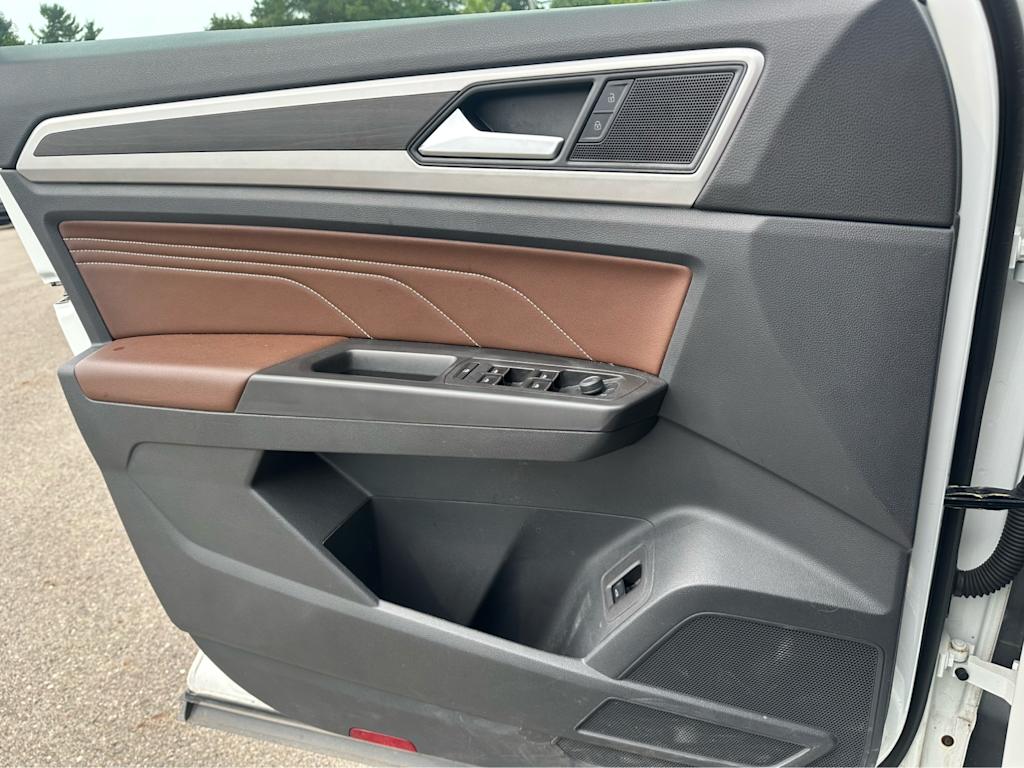Thumbnail: 2022 Volkswagen Atlas - 21