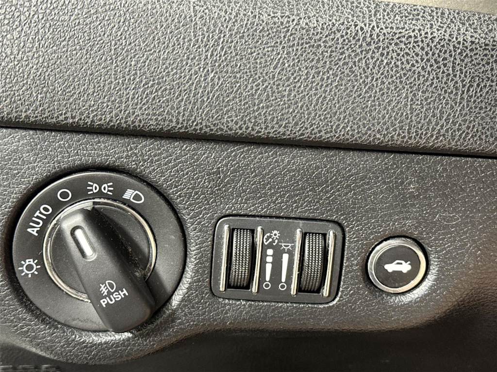 Thumbnail: 2016 Chrysler 300 - 25