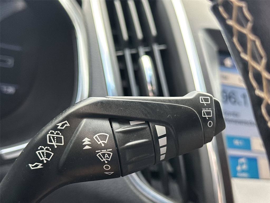 Thumbnail: 2019 Ford Edge - 28