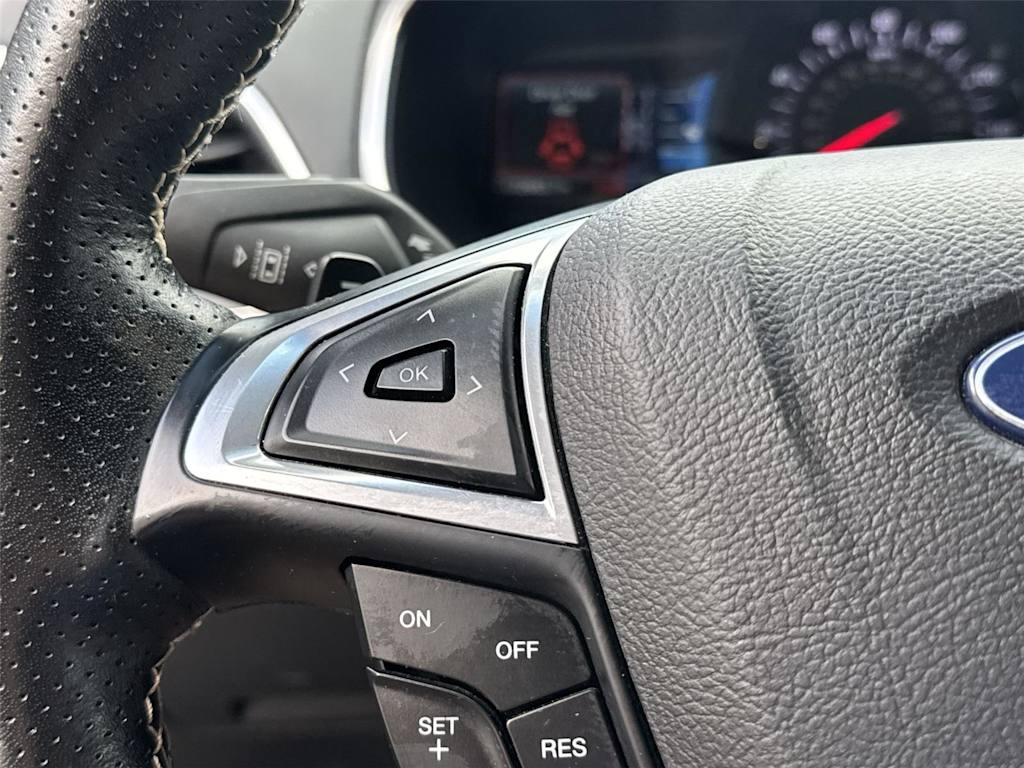 Thumbnail: 2019 Ford Edge - 25