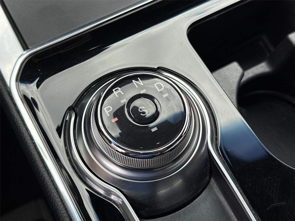 Thumbnail: 2019 Ford Edge - 10