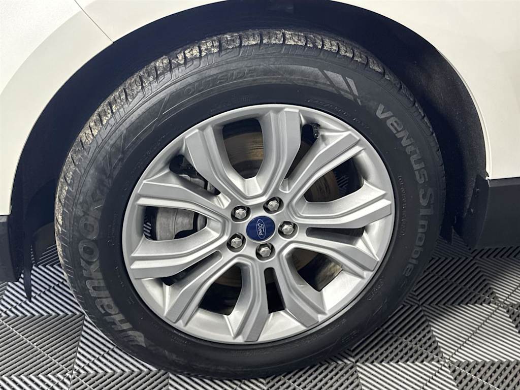 Thumbnail: 2021 Ford Edge - 6