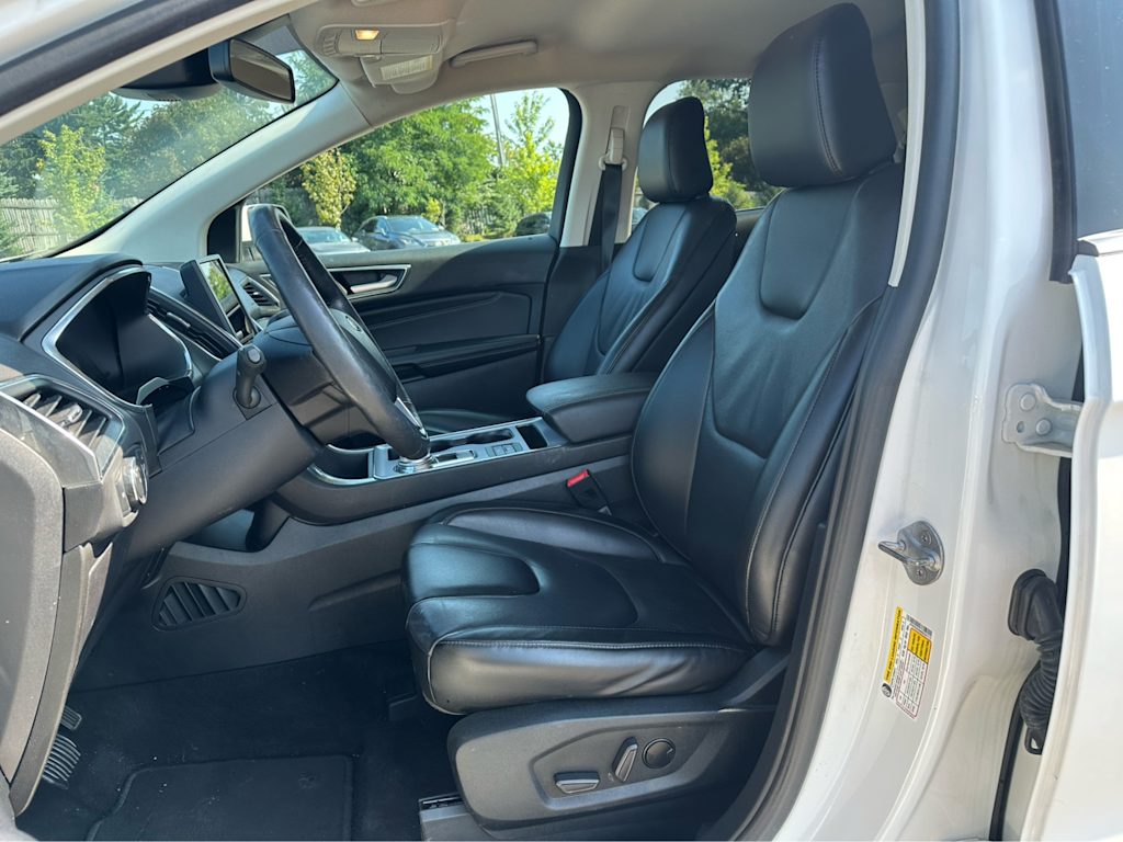 Thumbnail: 2021 Ford Edge - 9