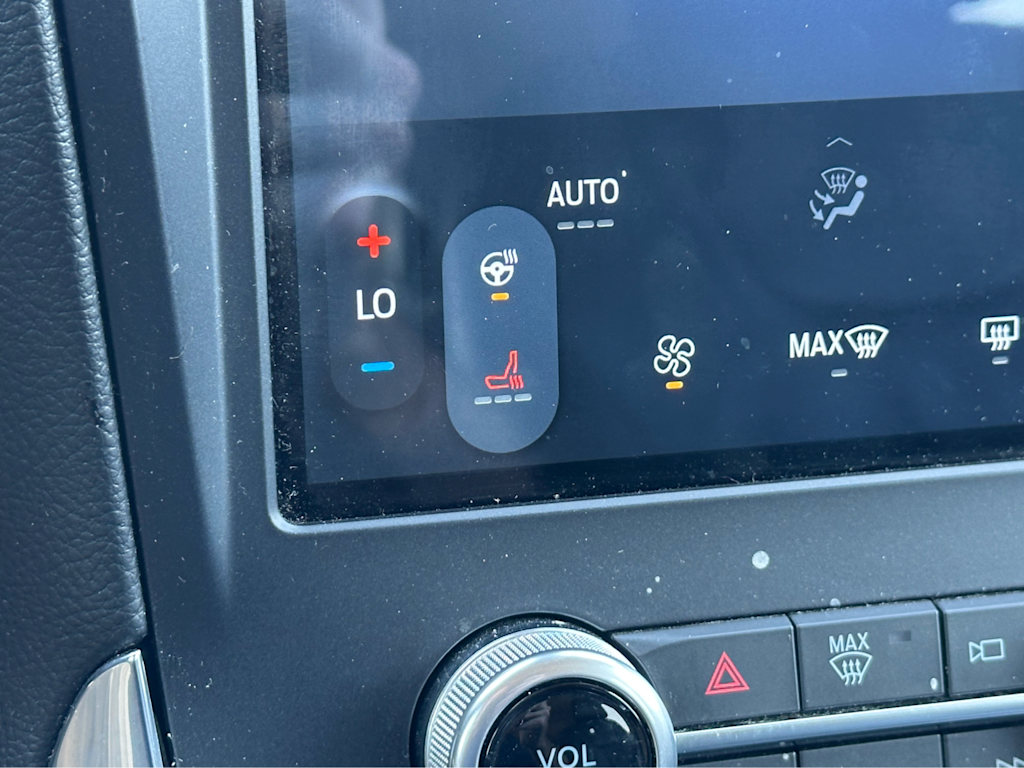 Thumbnail: 2021 Ford Edge - 19