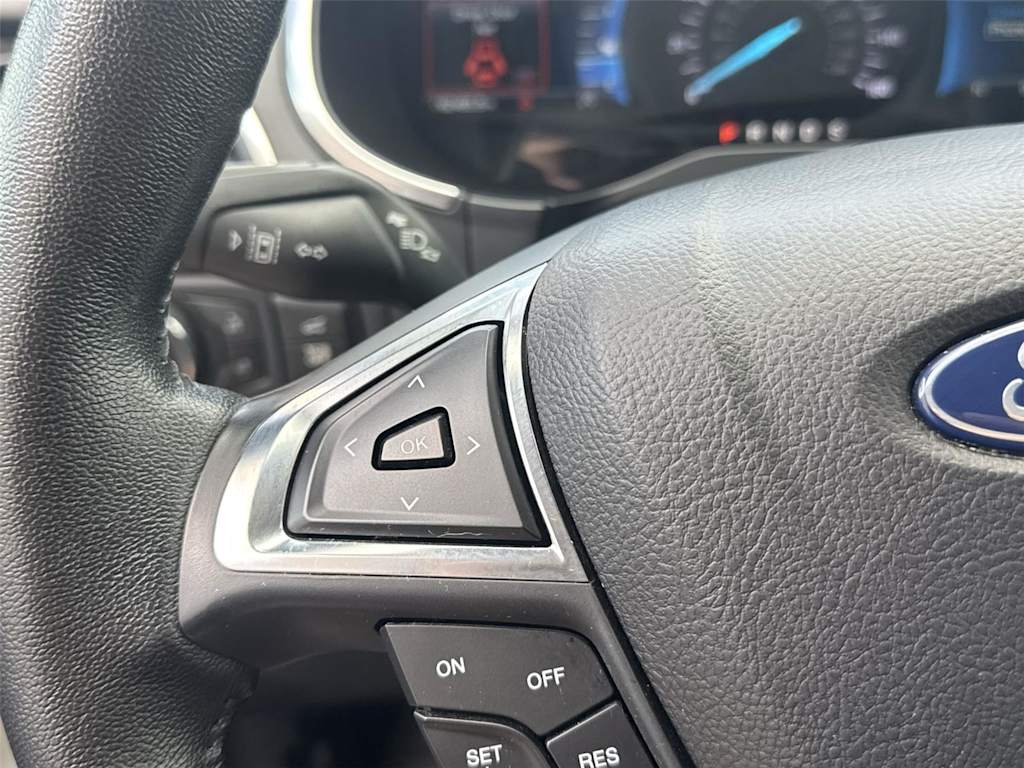 Thumbnail: 2021 Ford Edge - 26