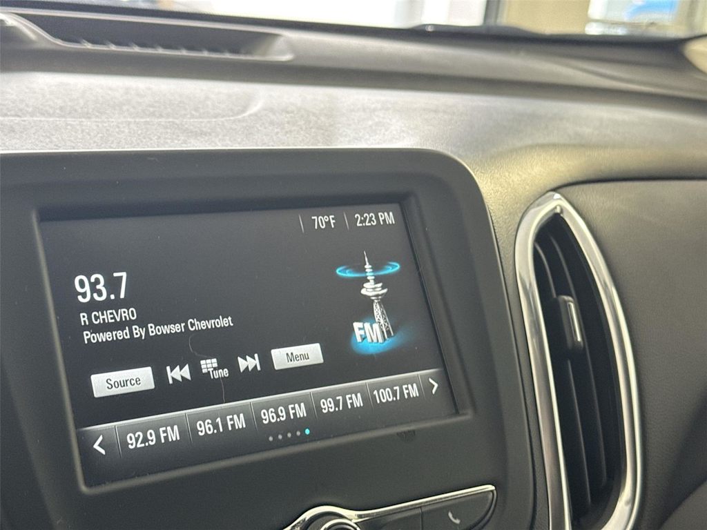 Thumbnail: 2018 Chevrolet Equinox - 10
