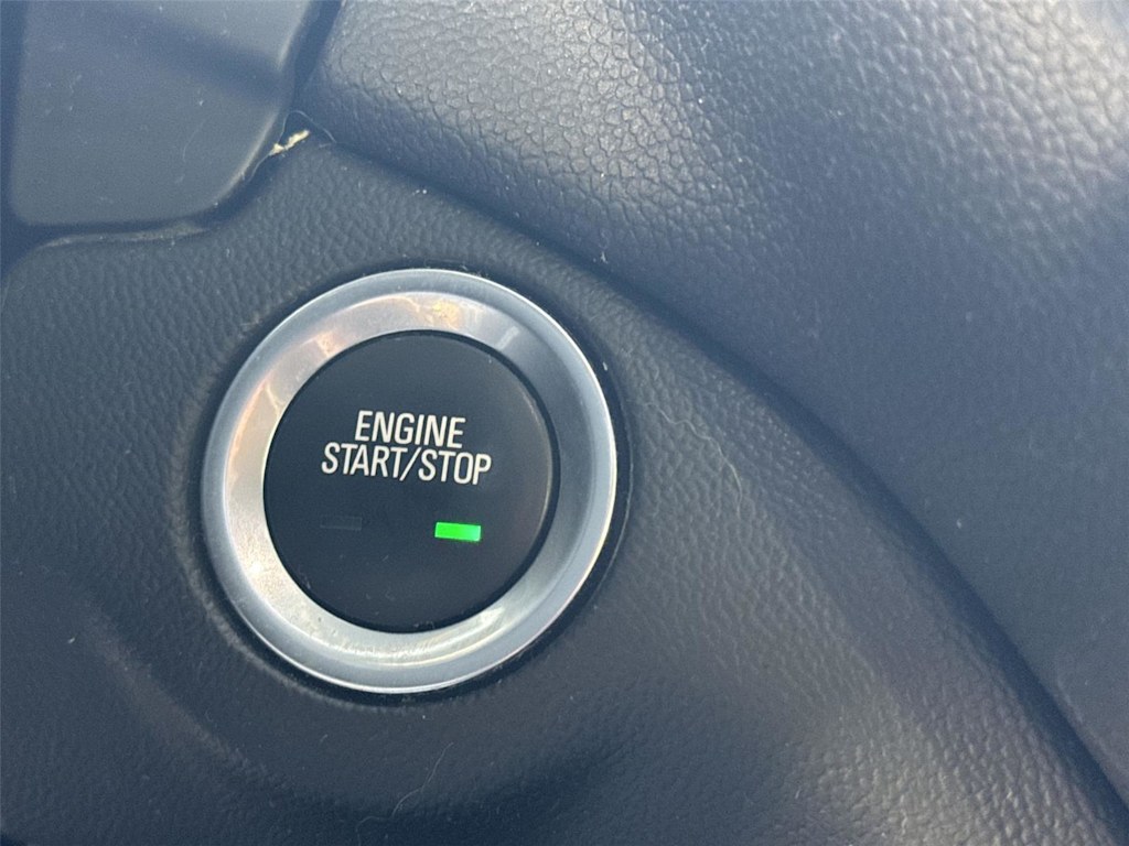 Thumbnail: 2018 Chevrolet Equinox - 32