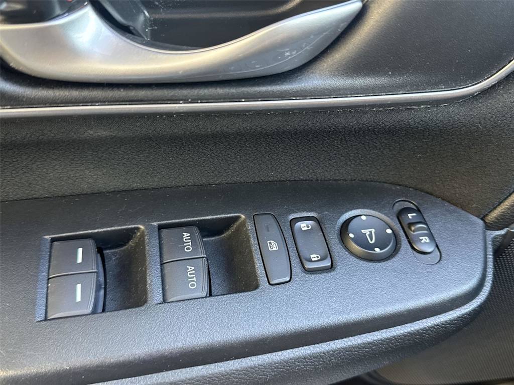 Thumbnail: 2018 Honda CR-V - 23
