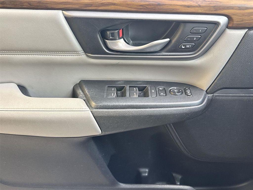 Thumbnail: 2017 Honda CR-V - 21