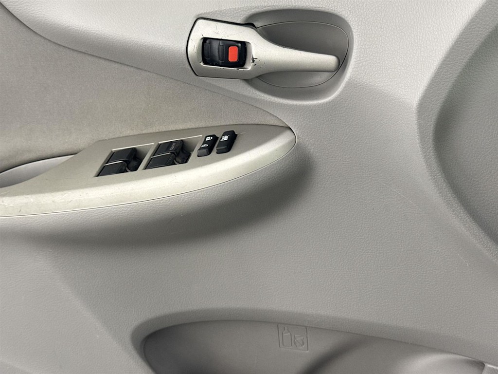 2011 Toyota Corolla S 22