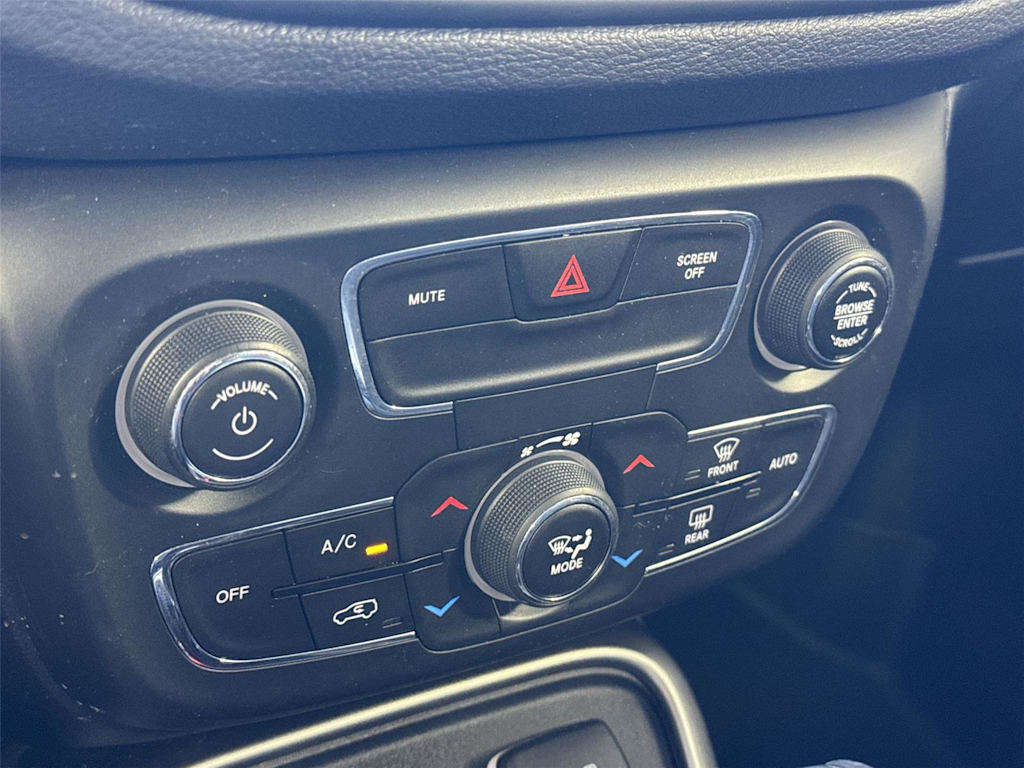 Thumbnail: 2021 Jeep Compass - 21