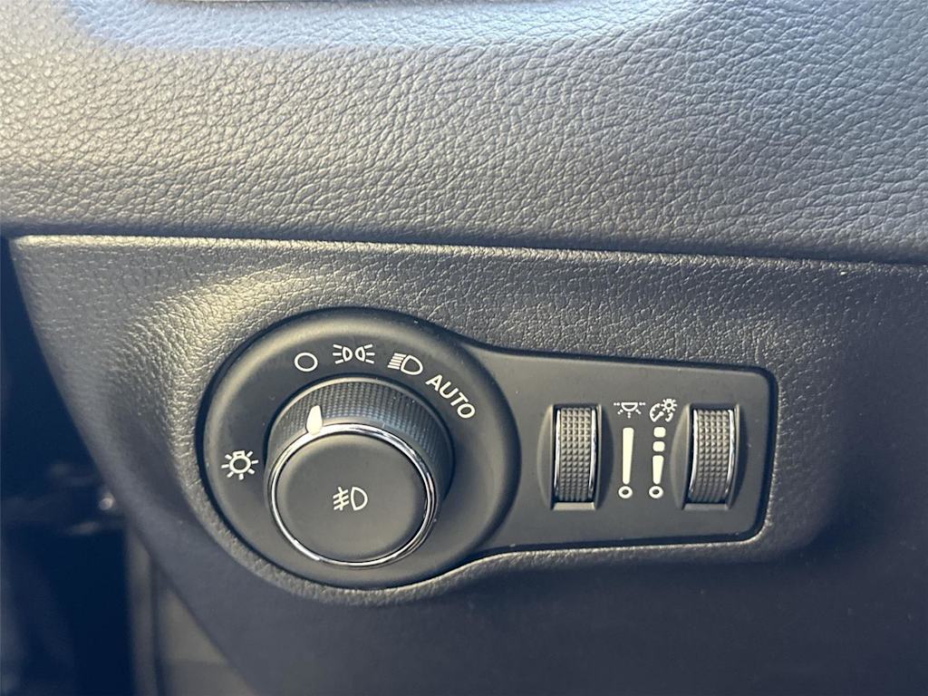 Thumbnail: 2019 Jeep Compass - 24