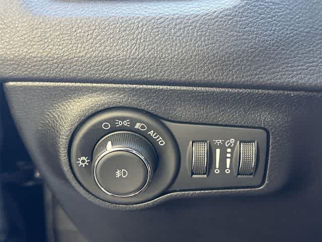 Thumbnail: 2019 Jeep Compass - 24