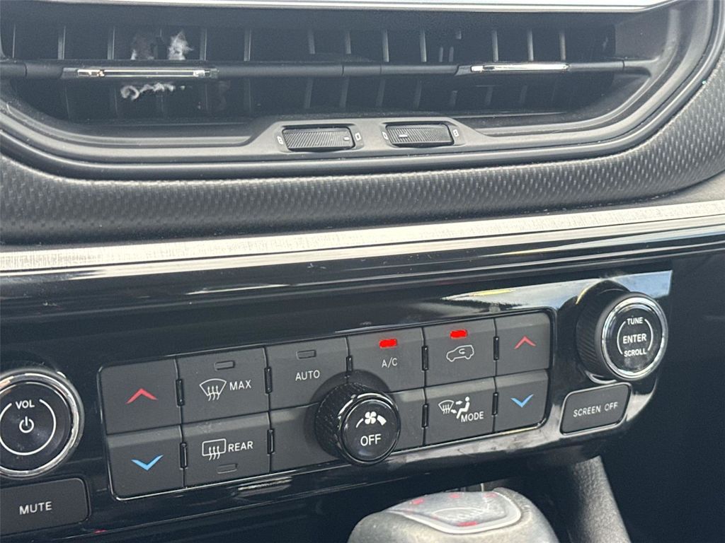 Thumbnail: 2022 Jeep Compass - 17