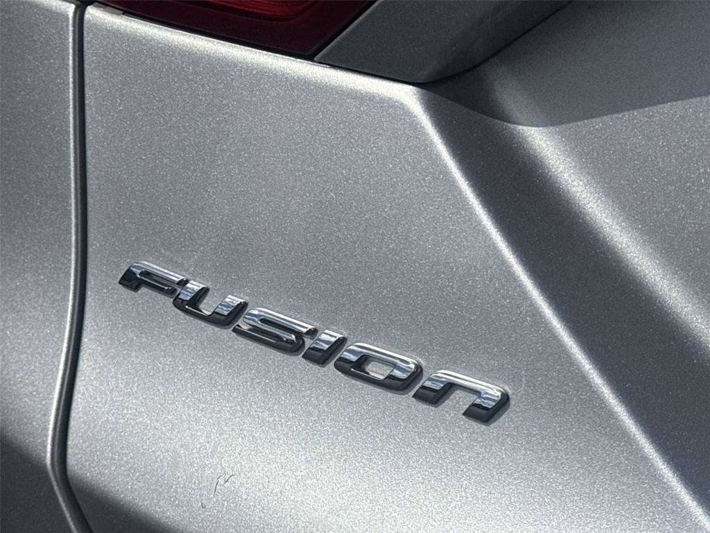 Thumbnail: 2014 Ford Fusion - 18